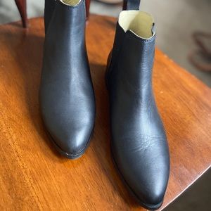 NEW Nisolo Chelsea Boots